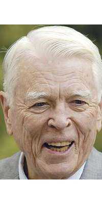 R. Crosby Kemper, Jr., American banker and civic philanthropist., dies at age 86